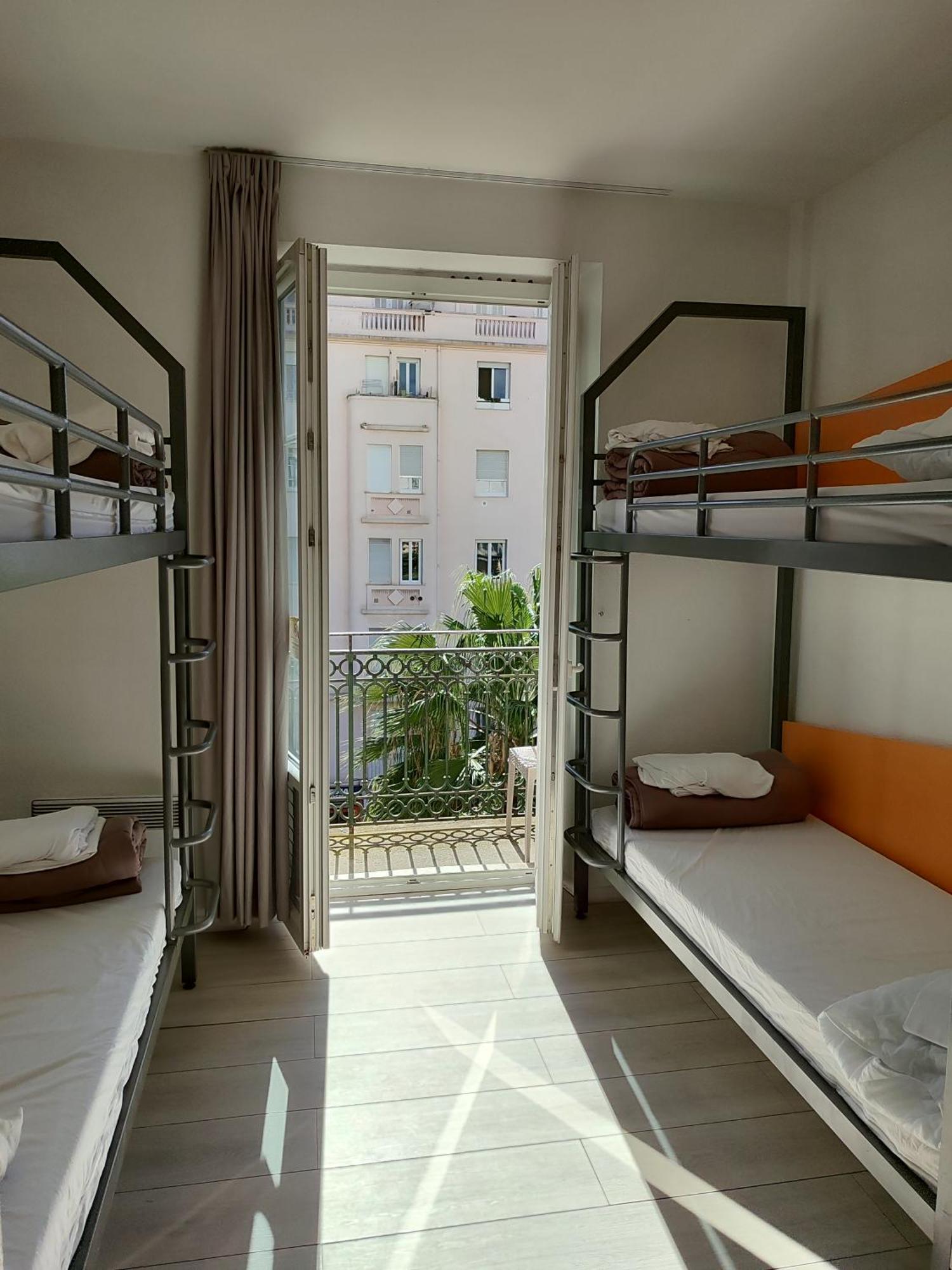 Quadruple Room Shower,1652807380:JPEG